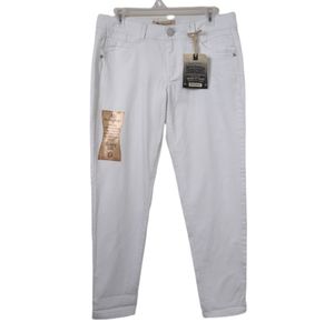 NWT Women's 8 democracy ab tech  white ankle pants